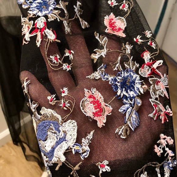 BCBG MaxAzaria Sheer embroidered long lace duster/ trench coat excellent shape - Picture 2 of 4